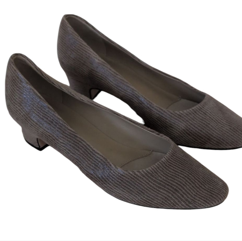 Vaneli Textured Low Heel Pump Brown Shoes Women's Size 7.5 Rounded Toe